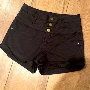 Refuge shorts